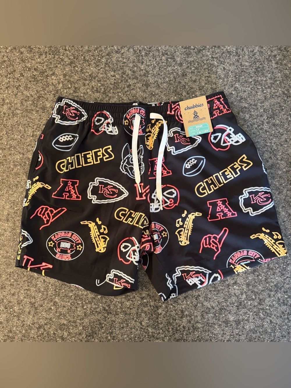 chubbies Black Chiefs Logo Print Men's Athletic Shorts, size Medium
